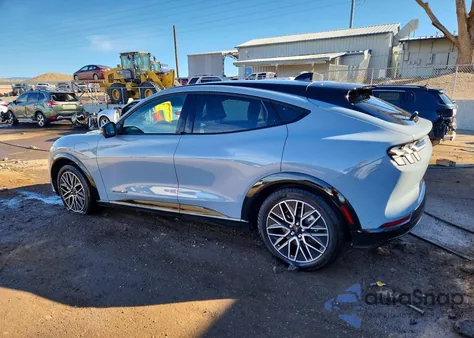 2024 Ford Mustang Mach-E Premium z USA, uszkodzony, nr VIN 3FMTK3SU2RMA41759